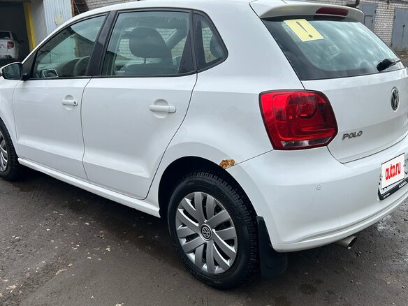 2011 Volkswagen Polo V, белый, 600000 рублей - вид 5
