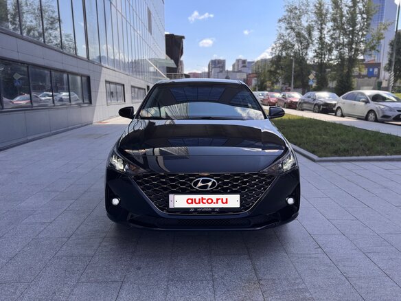 2020 Hyundai Solaris II Рестайлинг, чёрный - вид 2