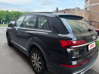 2023 Audi Q7 45 TFSI II (4M) Рестайлинг, чёрный, 6350000 рублей, вид 5