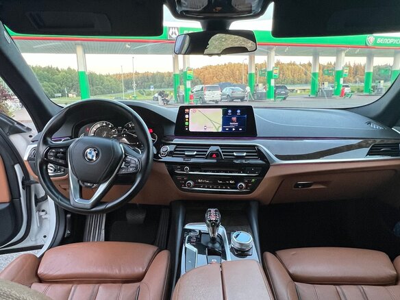 2017 BMW 5 серии 530i xDrive VII (G30/G31/G38), белый, 2250000 рублей - вид 13