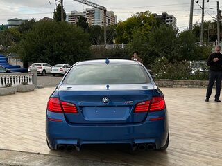 2011 BMW M5 V (F10), синий, 3250000 рублей, вид 2