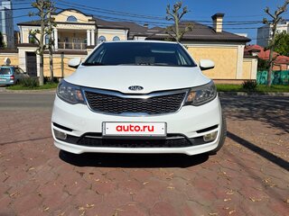 2015 Kia Rio III Рестайлинг, белый, 1120000 рублей, вид 4