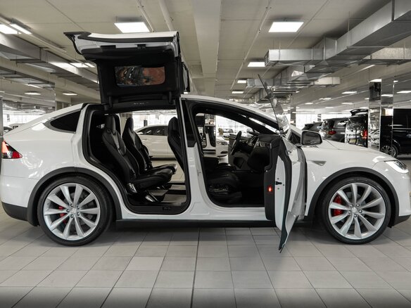 2016 Tesla Model X P90D I, белый, 7500000 рублей - вид 10