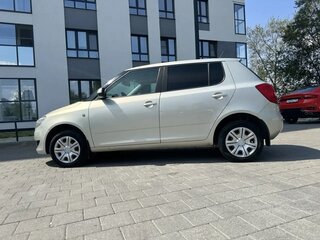 2013 Skoda Fabia II Рестайлинг, золотистый, 565000 рублей, вид 3