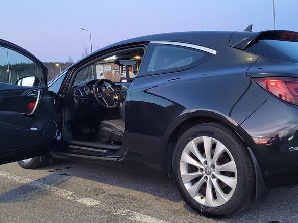 2012 Opel Astra GTC J Рестайлинг, чёрный, 880000 рублей - вид 7