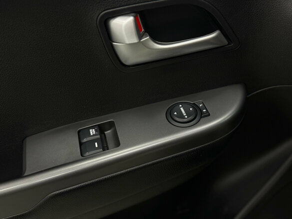 2016 Kia Rio III Рестайлинг, чёрный, 930000 рублей - вид 12