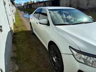 2014 Toyota Camry VII (XV50) Рестайлинг, белый, 2100000 рублей, вид 4