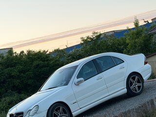 2004 Mercedes-Benz C-Класс 230 II (W203) Рестайлинг, белый, 659000 рублей, вид 5