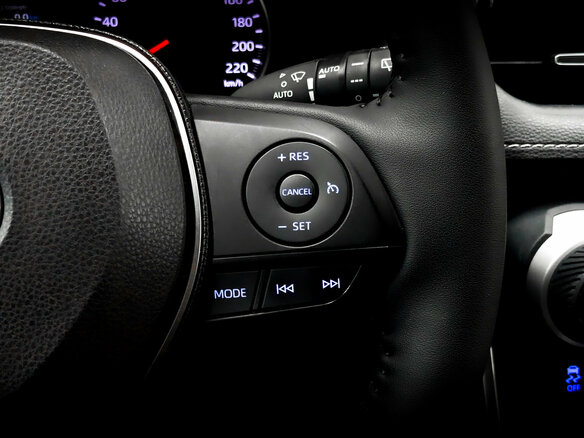 2020 Toyota RAV4 V (XA50), коричневый, 2955000 рублей - вид 26