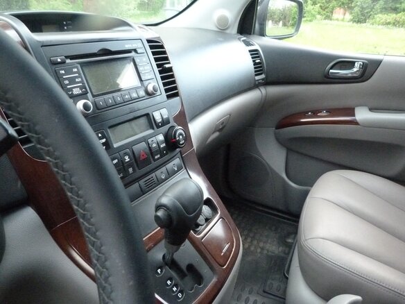 2009 Kia Carnival Grand II, чёрный, 850000 рублей - вид 2