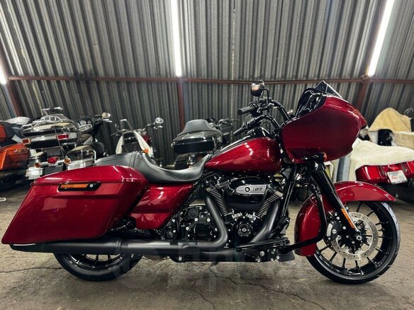 2017 Harley-Davidson Road Glide, пурпурный, 1980000 рублей - вид 2