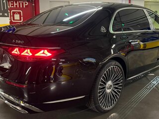 2026 Mercedes-Benz Maybach S-Класс 580 II (Z223) Рестайлинг, чёрный, 37890000 рублей, вид 4
