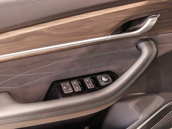 2025 Geely Monjaro I Рестайлинг, зелёный - вид 15