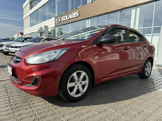 2013 Hyundai Solaris I, красный, 615120 рублей, вид 3