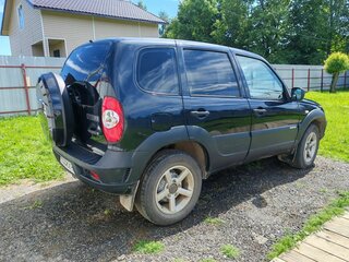 2016 Chevrolet Niva I Рестайлинг, чёрный, 490000 рублей, вид 2