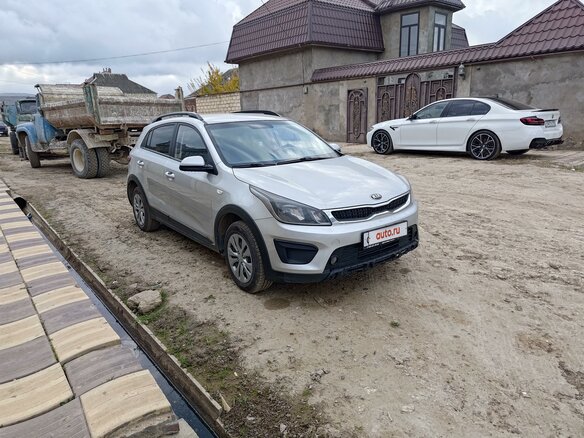 2020 Kia Rio X-Line IV, серый, 1290000 рублей - вид 3
