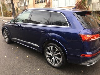 2021 Audi Q7 45 TDI II (4M) Рестайлинг, синий, 7700000 рублей, вид 3