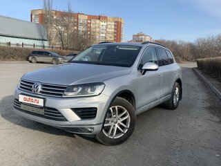 2015 Volkswagen Touareg II Рестайлинг, серебристый, 2980000 рублей, вид 1