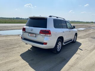2019 Toyota Land Cruiser 200 Series Рестайлинг 2, белый, 6800000 рублей, вид 5