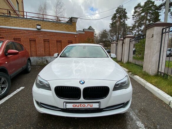 2011 BMW 5 серии 530d xDrive VI (F10/F11/F07), белый - вид 4