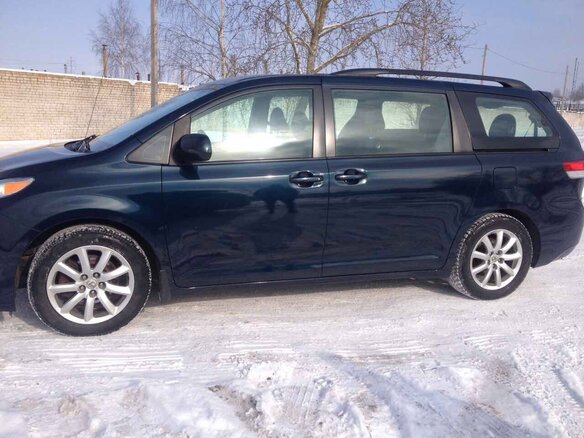 2010 Toyota Sienna III, зелёный, 1516518 рублей - вид 4