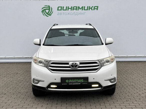 2010 Toyota Highlander II (XU40) Рестайлинг, белый, 1690000 рублей - вид 1