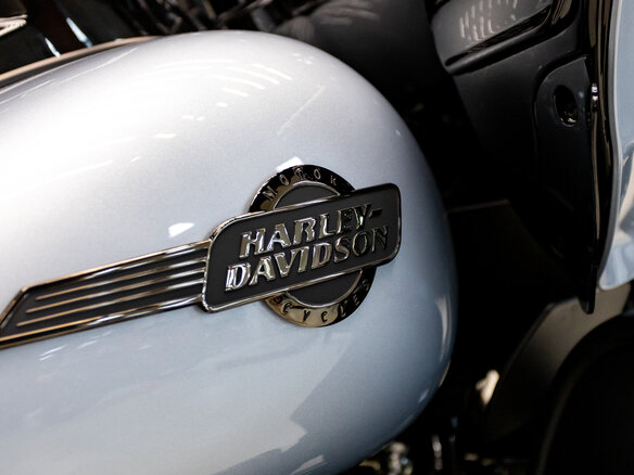 2023 Harley-Davidson Road Glide Limited, серебристый, 3150000 рублей - вид 16