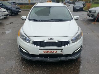 2017 Kia Ceed II Рестайлинг, белый, 1200000 рублей, вид 1