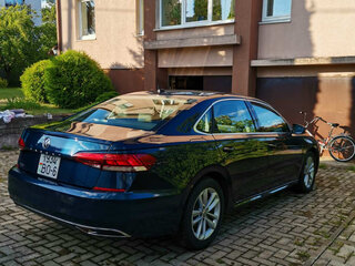 2020 Volkswagen Passat (North America and China) II (NA Market), синий, 2092724 рублей, вид 3