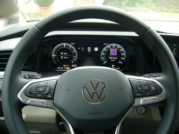 2025 Volkswagen Multivan T7, чёрный, 9970000 рублей - вид 13