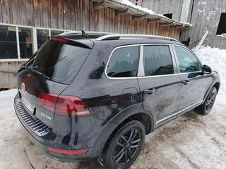 2010 Volkswagen Touareg II, чёрный, 2300000 рублей, вид 3