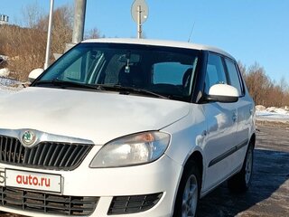 2010 Skoda Fabia II Рестайлинг, белый, 450000 рублей, вид 1