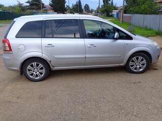 2012 Opel Zafira B Рестайлинг, серебристый, 500000 рублей, вид 4