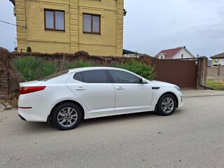 2015 Kia Optima III Рестайлинг, белый, 1400000 рублей, вид 5