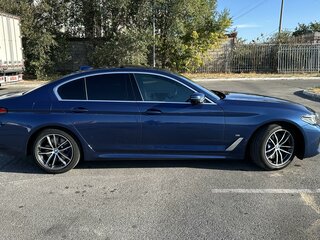 2021 BMW 5 серии 523d VII (G30/G31/G38) Рестайлинг, синий, 6350000 рублей, вид 4