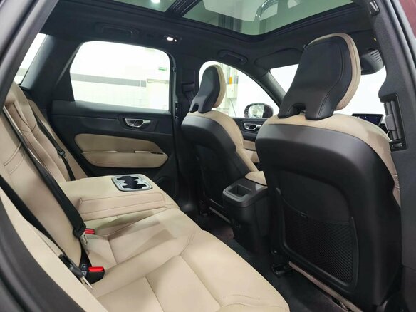 2025 Volvo XC60 II Рестайлинг 2, красный, 6290000 рублей - вид 27