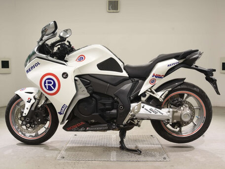 2014 Honda VFR 1200, белый, 1100000 рублей, вид 2