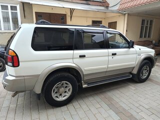 2000 Mitsubishi Montero Sport I, белый, 880000 рублей, вид 5
