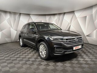 2018 Volkswagen Touareg III, чёрный, 5600000 рублей, вид 4