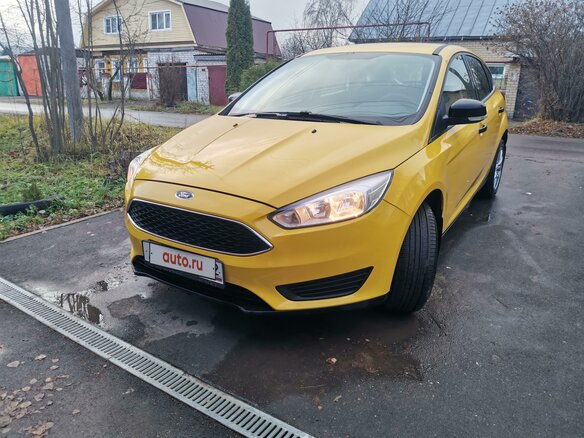 2017 Ford Focus III Рестайлинг, жёлтый, 990000 рублей - вид 1