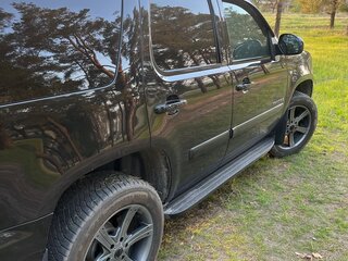 2008 Chevrolet Tahoe III, чёрный, 1700000 рублей, вид 3