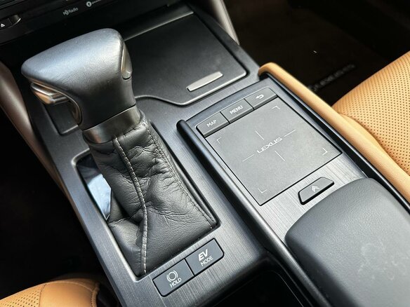 2022 Lexus ES 300h VII Рестайлинг, серый - вид 26