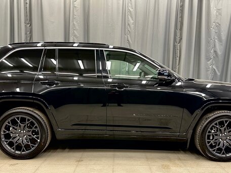 2026 Jeep Grand Cherokee V (WL) Рестайлинг, чёрный, 10950000 рублей, вид 4