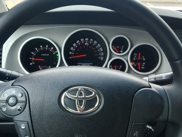 2007 Toyota Tundra CrewMax II, серый, 2100000 рублей - вид 11