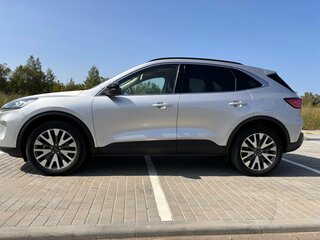 2019 Ford Escape IV, серебристый, 2500000 рублей, вид 1