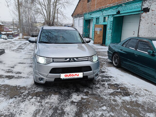 2013 Mitsubishi Outlander III, серебристый, 1230000 рублей, вид 1