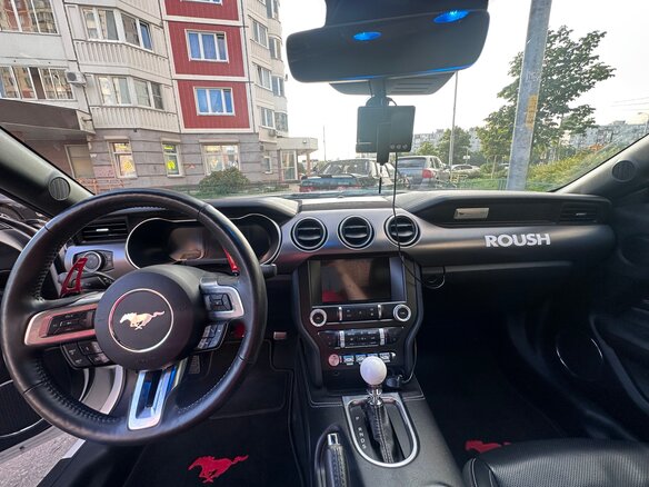 2021 Ford Mustang VI Рестайлинг, белый, 3650000 рублей - вид 13