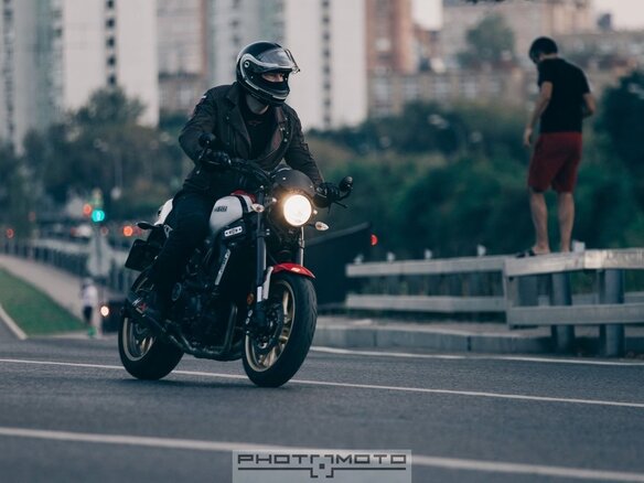 2020 Yamaha XSR900, белый, 900000 рублей - вид 13
