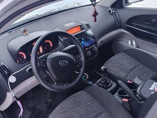 2008 Kia Ceed I, серебристый, 660000 рублей, вид 5