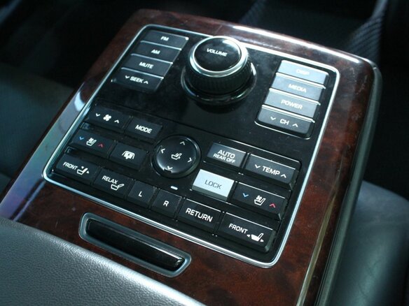 2013 Hyundai Equus II Рестайлинг, чёрный, 1175000 рублей - вид 16